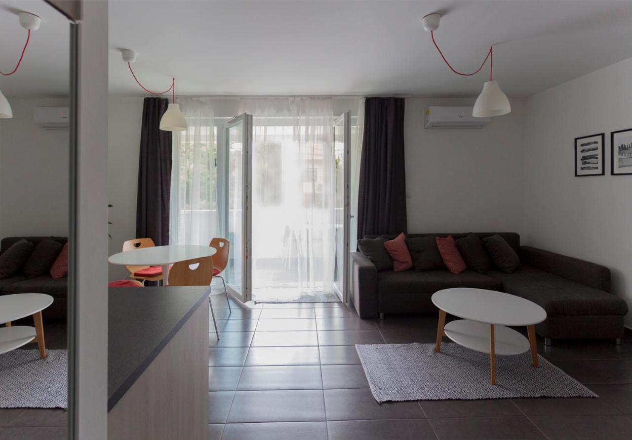 Dobo Apartman Seghedin Exterior foto