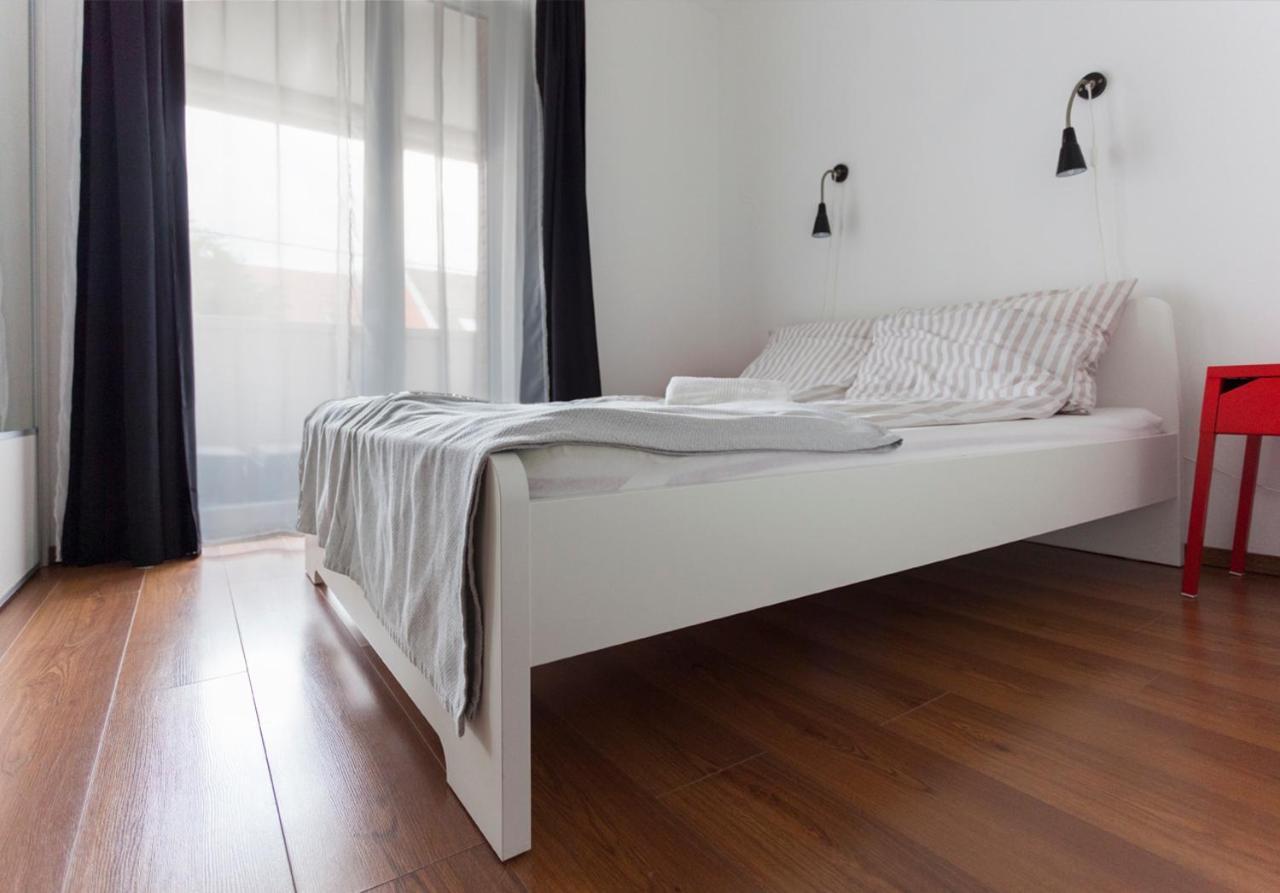 Dobo Apartman Seghedin Exterior foto