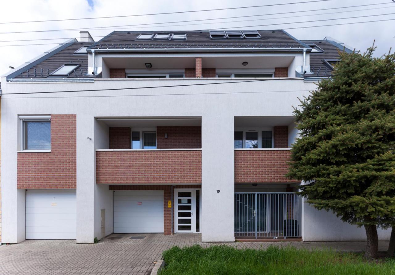 Dobo Apartman Seghedin Exterior foto